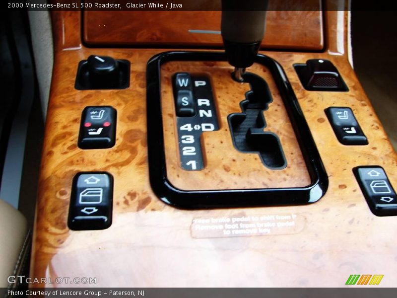 Glacier White / Java 2000 Mercedes-Benz SL 500 Roadster