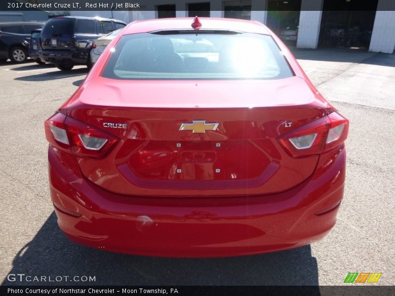 Red Hot / Jet Black 2017 Chevrolet Cruze LT