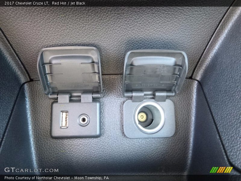 Red Hot / Jet Black 2017 Chevrolet Cruze LT
