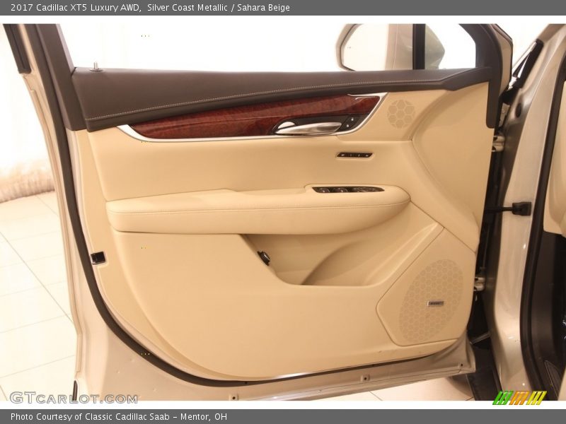 Silver Coast Metallic / Sahara Beige 2017 Cadillac XT5 Luxury AWD