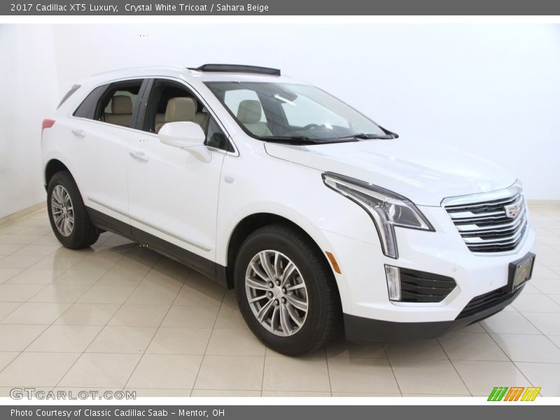 Crystal White Tricoat / Sahara Beige 2017 Cadillac XT5 Luxury