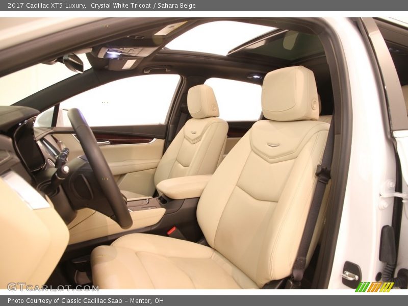 Crystal White Tricoat / Sahara Beige 2017 Cadillac XT5 Luxury