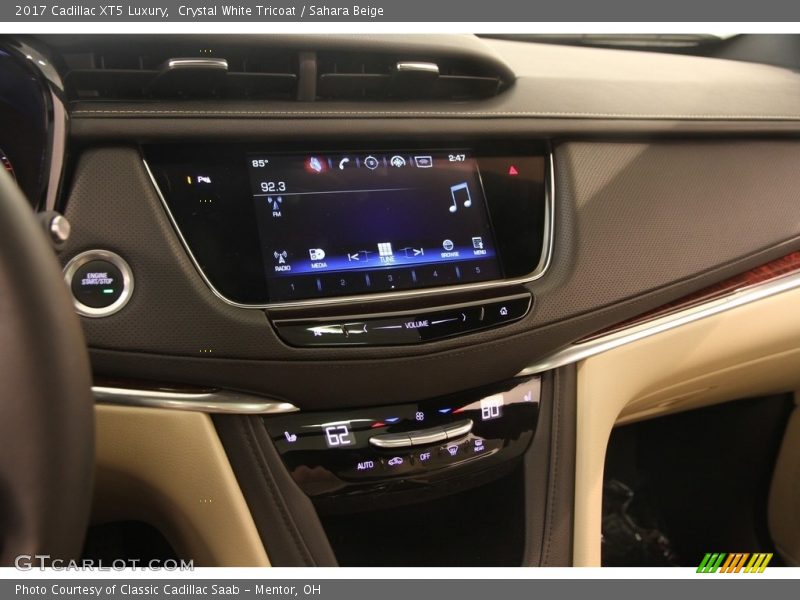 Crystal White Tricoat / Sahara Beige 2017 Cadillac XT5 Luxury