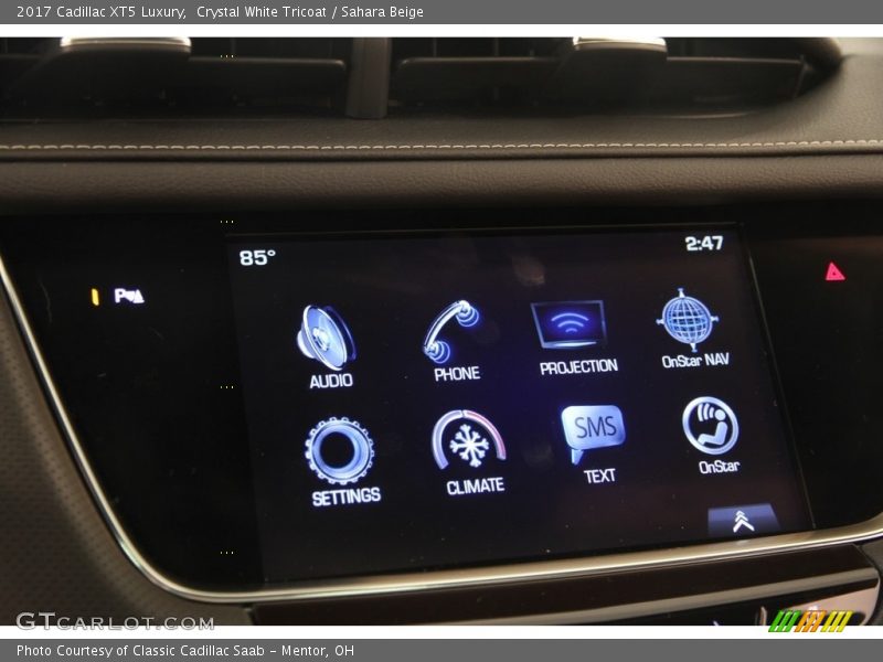 Crystal White Tricoat / Sahara Beige 2017 Cadillac XT5 Luxury