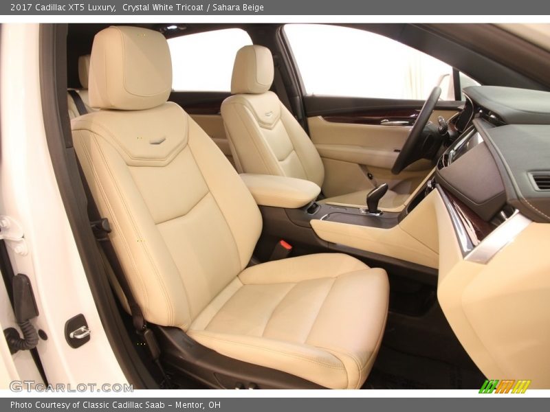 Crystal White Tricoat / Sahara Beige 2017 Cadillac XT5 Luxury