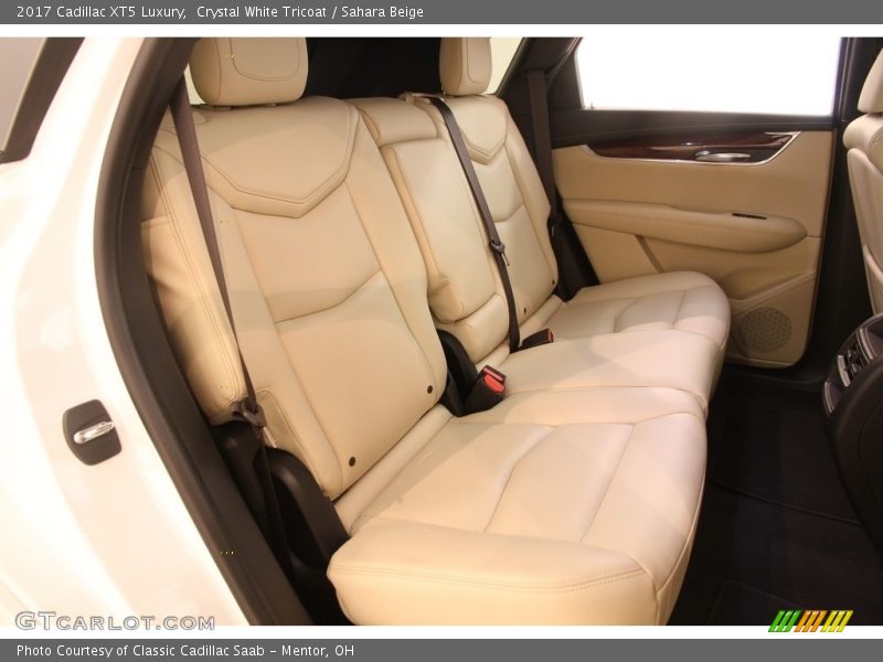 Crystal White Tricoat / Sahara Beige 2017 Cadillac XT5 Luxury