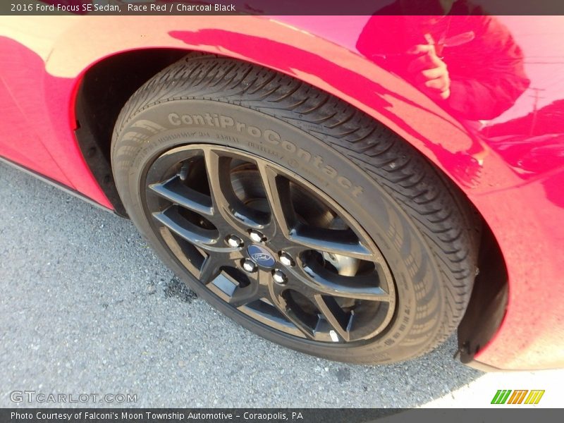 Race Red / Charcoal Black 2016 Ford Focus SE Sedan