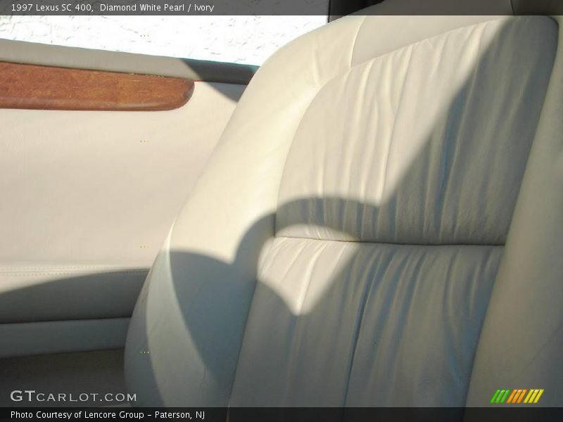 Diamond White Pearl / Ivory 1997 Lexus SC 400
