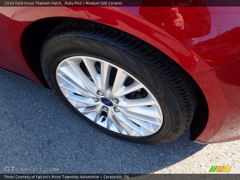 Ruby Red / Medium Soft Ceramic 2016 Ford Focus Titanium Hatch