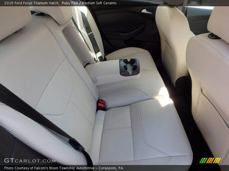 Ruby Red / Medium Soft Ceramic 2016 Ford Focus Titanium Hatch