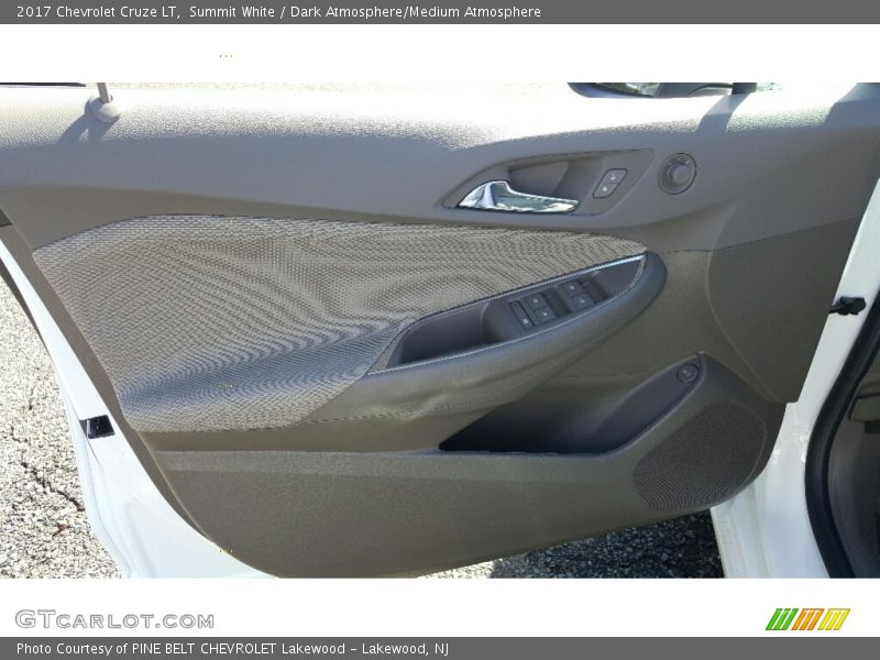 Summit White / Dark Atmosphere/Medium Atmosphere 2017 Chevrolet Cruze LT