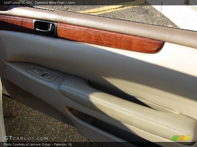 Diamond White Pearl / Ivory 1997 Lexus SC 400