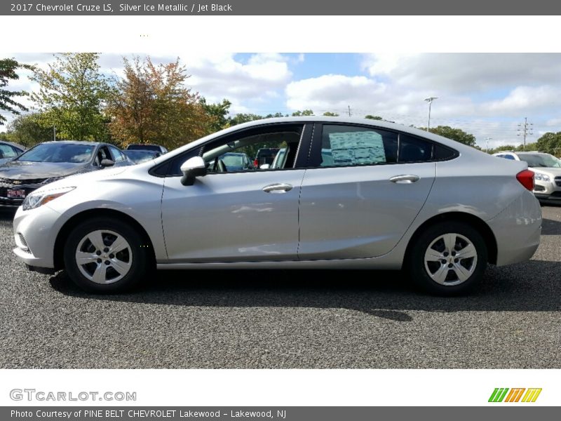 Silver Ice Metallic / Jet Black 2017 Chevrolet Cruze LS