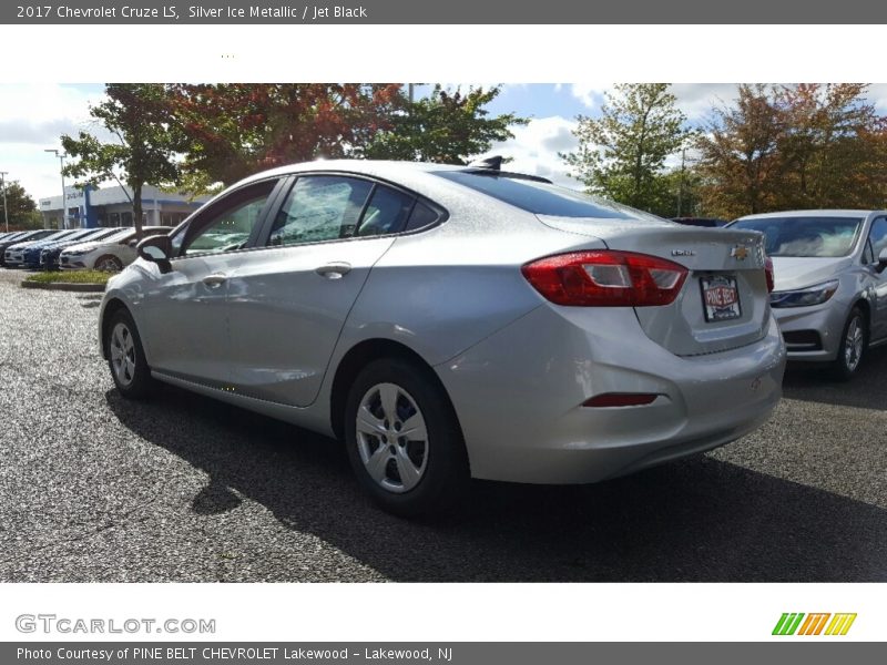 Silver Ice Metallic / Jet Black 2017 Chevrolet Cruze LS