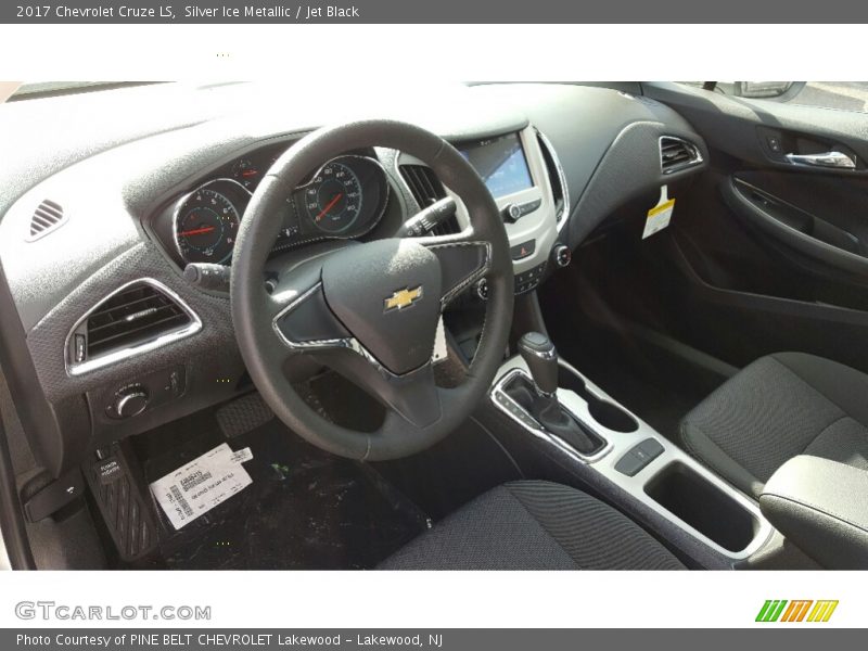 Silver Ice Metallic / Jet Black 2017 Chevrolet Cruze LS