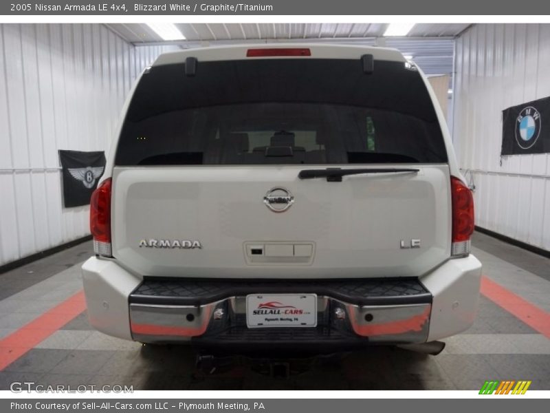 Blizzard White / Graphite/Titanium 2005 Nissan Armada LE 4x4