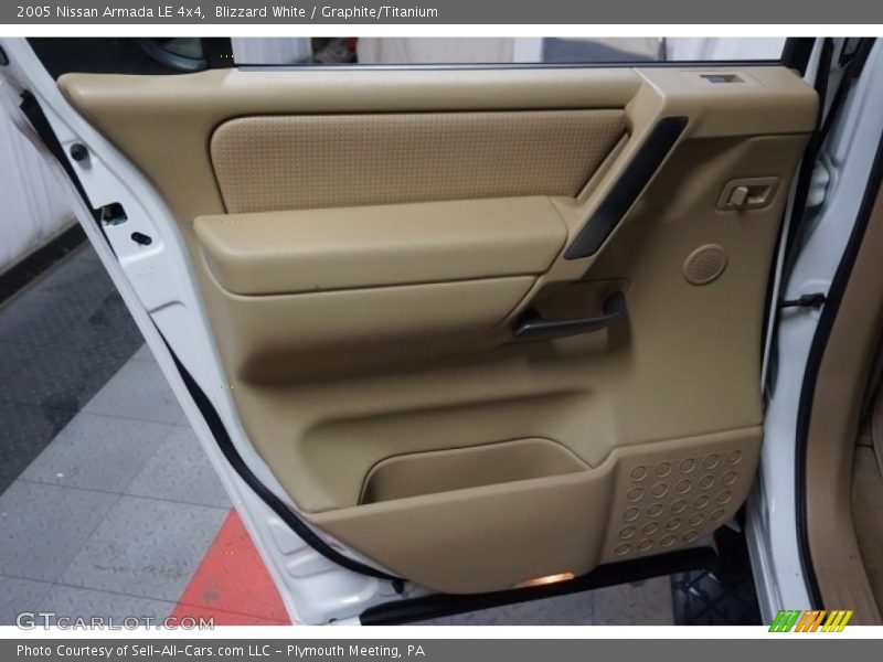 Blizzard White / Graphite/Titanium 2005 Nissan Armada LE 4x4