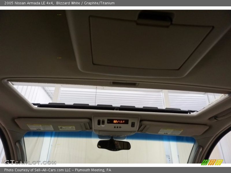 Blizzard White / Graphite/Titanium 2005 Nissan Armada LE 4x4