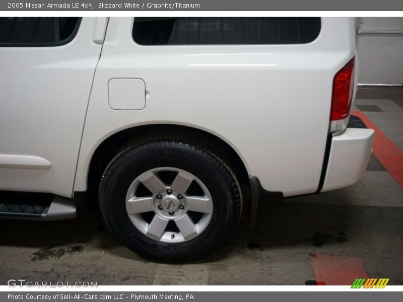 Blizzard White / Graphite/Titanium 2005 Nissan Armada LE 4x4