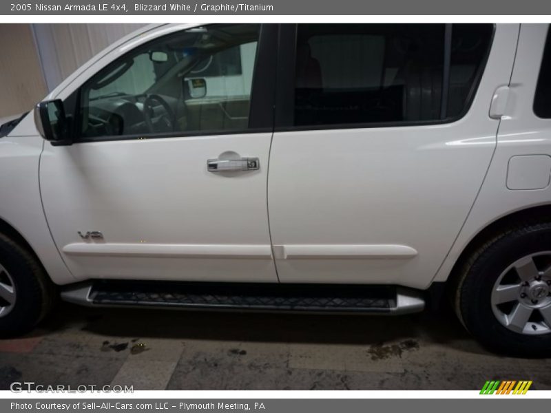 Blizzard White / Graphite/Titanium 2005 Nissan Armada LE 4x4