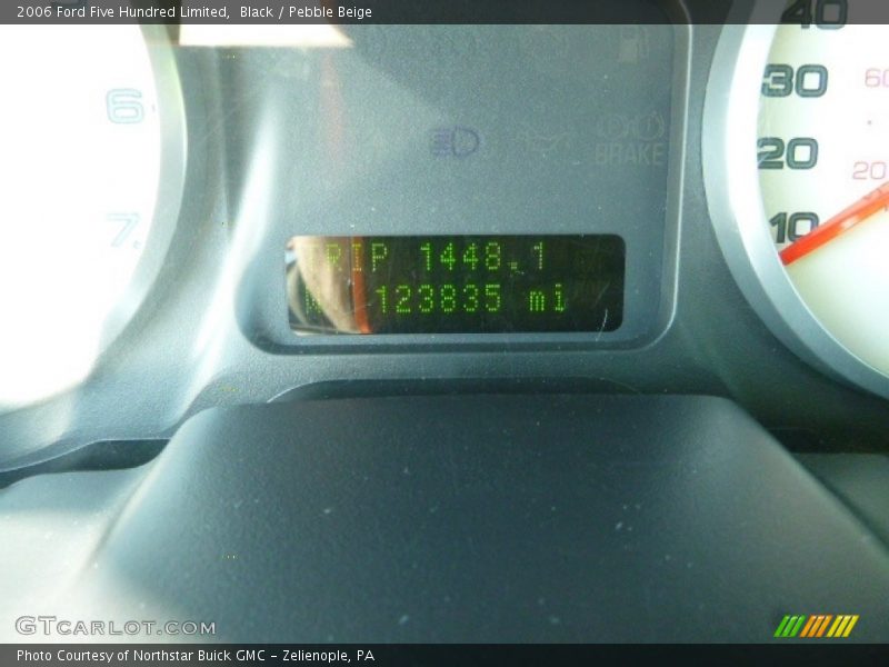 Black / Pebble Beige 2006 Ford Five Hundred Limited