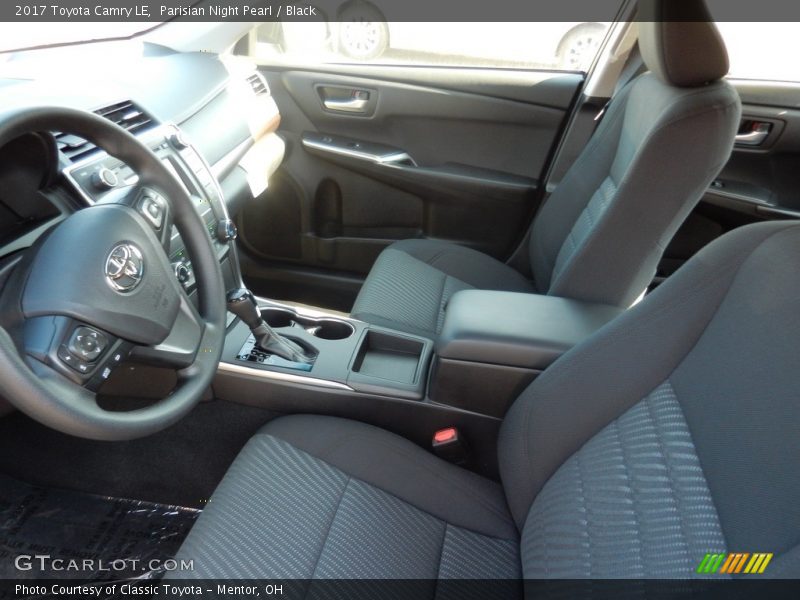 Parisian Night Pearl / Black 2017 Toyota Camry LE