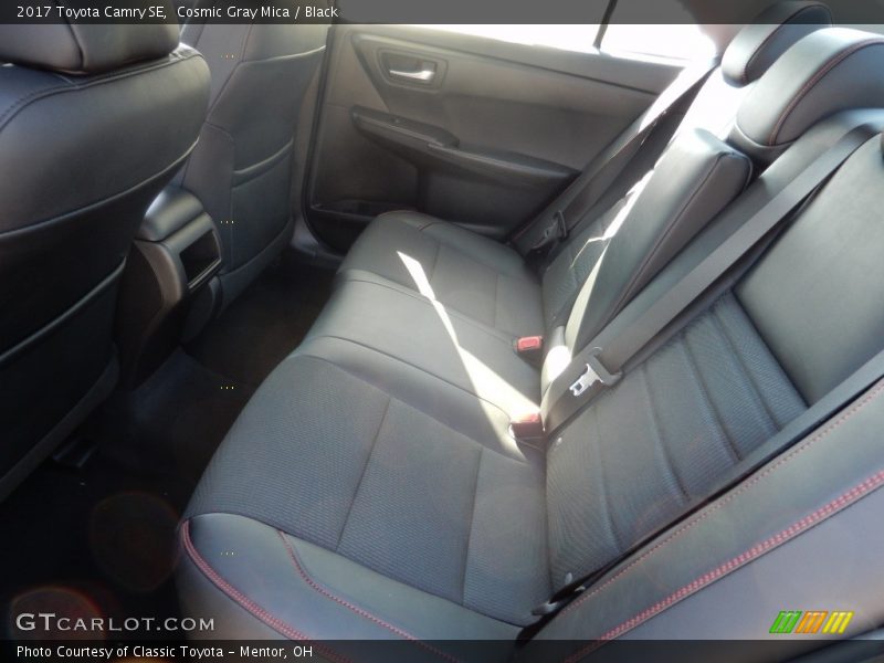 Cosmic Gray Mica / Black 2017 Toyota Camry SE