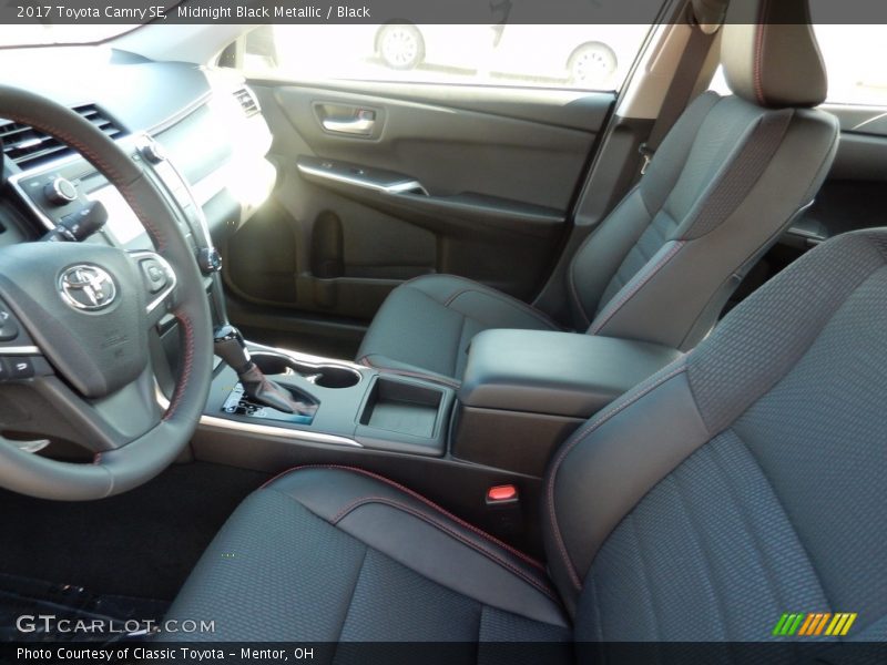Midnight Black Metallic / Black 2017 Toyota Camry SE