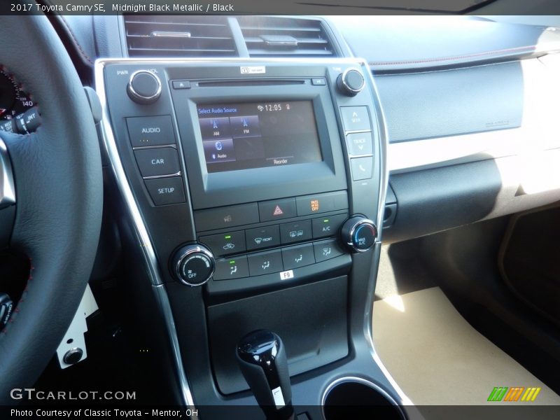 Midnight Black Metallic / Black 2017 Toyota Camry SE