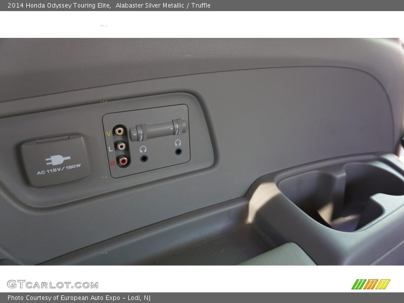 Alabaster Silver Metallic / Truffle 2014 Honda Odyssey Touring Elite