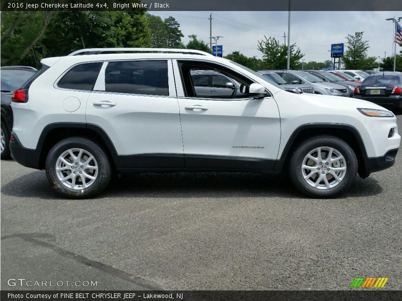 Bright White / Black 2016 Jeep Cherokee Latitude 4x4