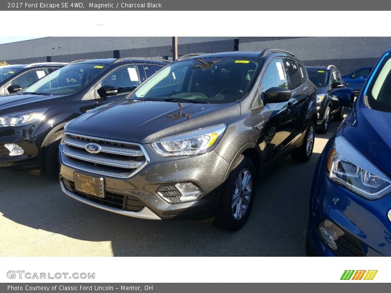 Magnetic / Charcoal Black 2017 Ford Escape SE 4WD