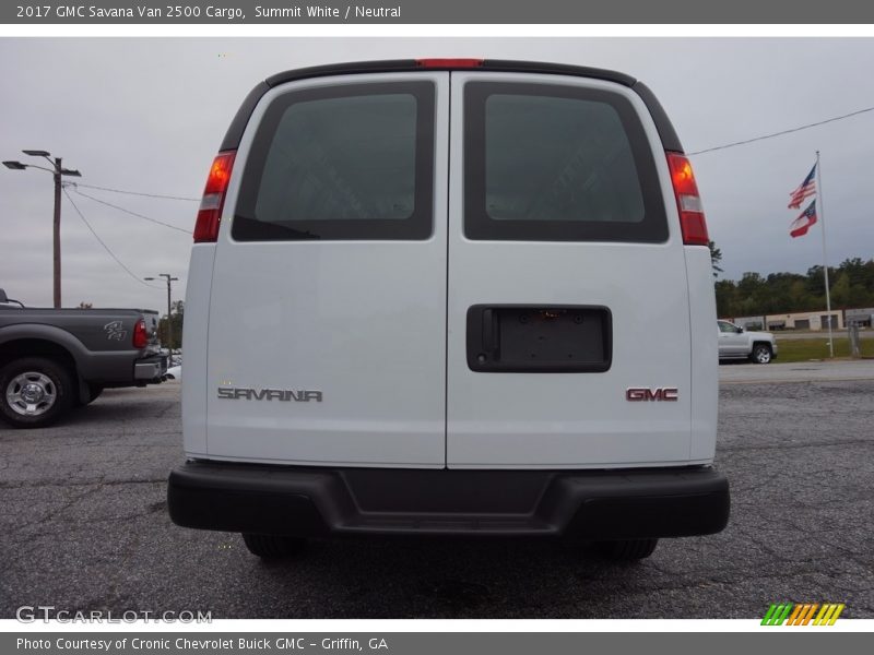 Summit White / Neutral 2017 GMC Savana Van 2500 Cargo