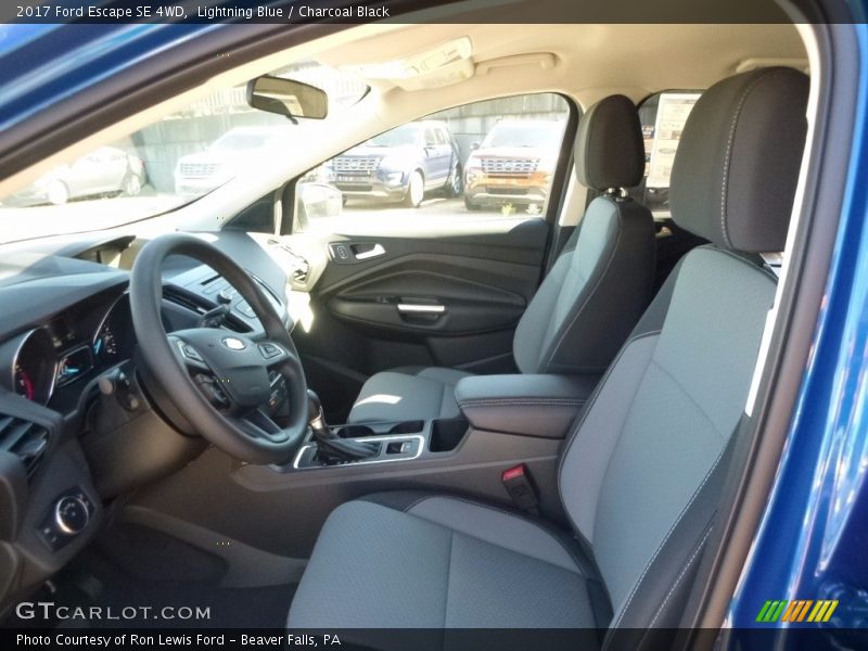 Lightning Blue / Charcoal Black 2017 Ford Escape SE 4WD