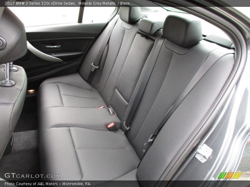 Mineral Grey Metallic / Black 2017 BMW 3 Series 320i xDrive Sedan