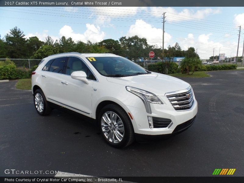 Crystal White Tricoat / Cirrus 2017 Cadillac XT5 Premium Luxury