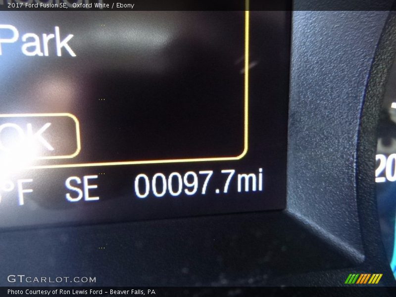 Oxford White / Ebony 2017 Ford Fusion SE