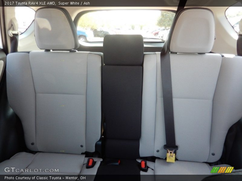 Super White / Ash 2017 Toyota RAV4 XLE AWD