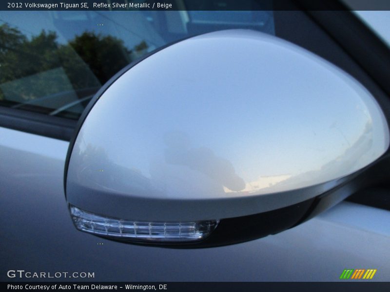Reflex Silver Metallic / Beige 2012 Volkswagen Tiguan SE