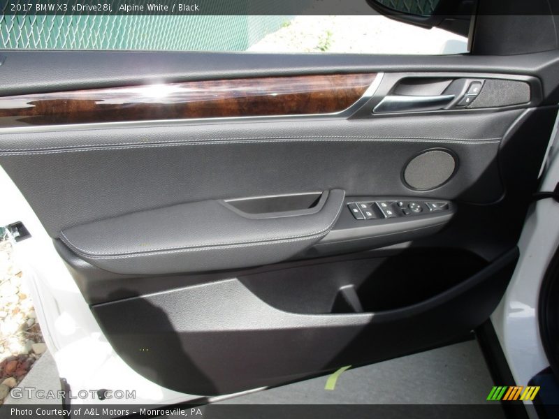 Alpine White / Black 2017 BMW X3 xDrive28i