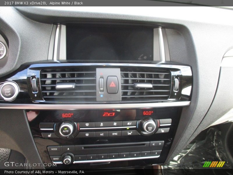 Alpine White / Black 2017 BMW X3 xDrive28i