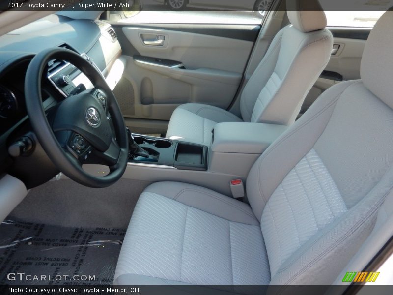 Super White / Ash 2017 Toyota Camry LE