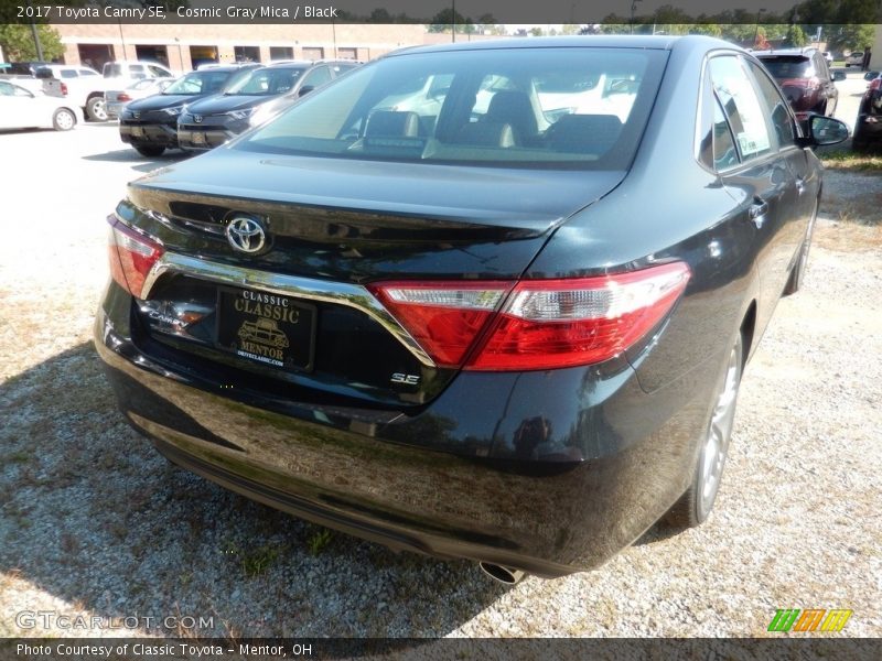 Cosmic Gray Mica / Black 2017 Toyota Camry SE