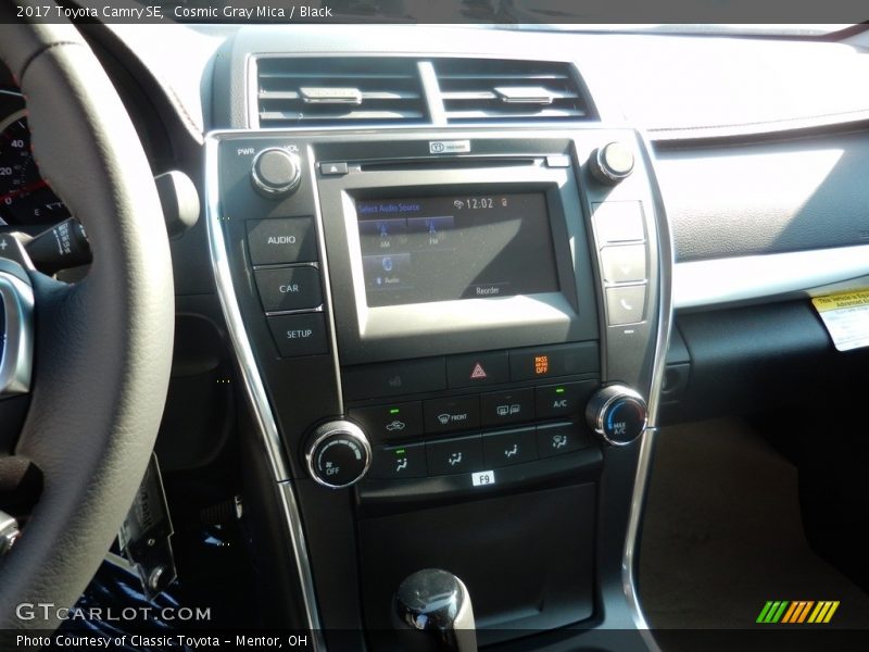 Cosmic Gray Mica / Black 2017 Toyota Camry SE