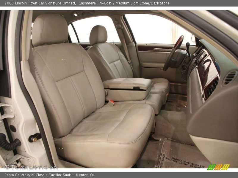 Cashmere Tri-Coat / Medium Light Stone/Dark Stone 2005 Lincoln Town Car Signature Limited
