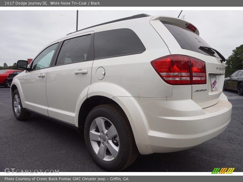 White Noise Tri-Coat / Black 2017 Dodge Journey SE