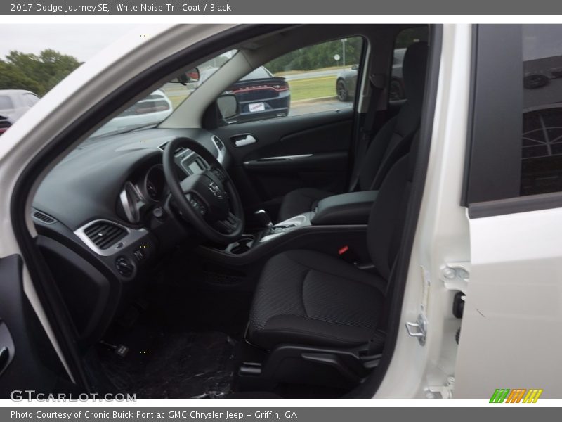 White Noise Tri-Coat / Black 2017 Dodge Journey SE