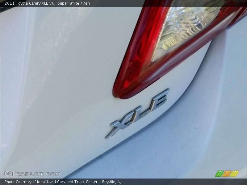 Super White / Ash 2011 Toyota Camry XLE V6