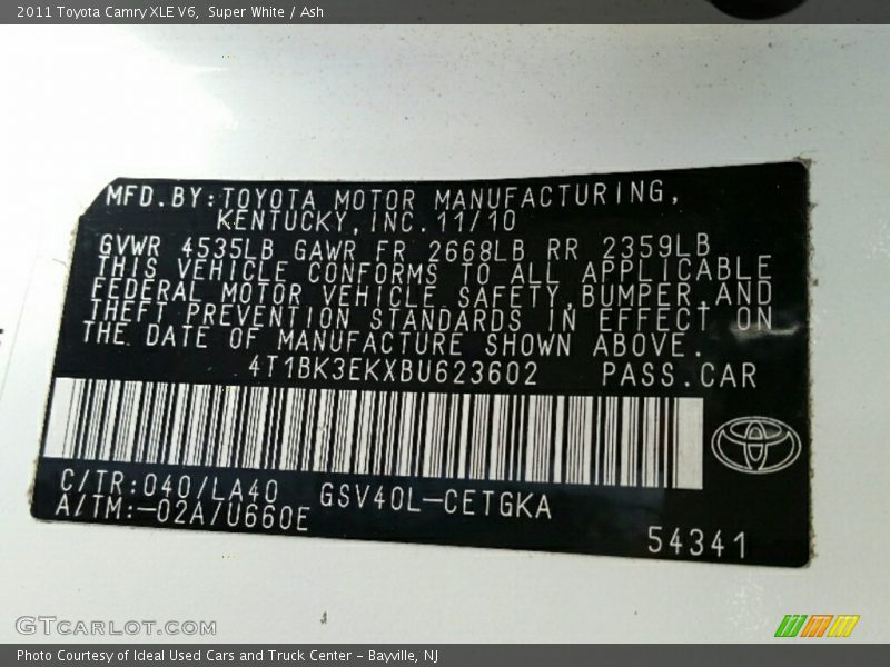 Super White / Ash 2011 Toyota Camry XLE V6