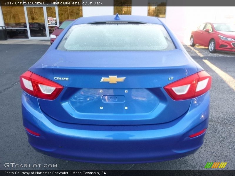 Kinetic Blue Metallic / Jet Black 2017 Chevrolet Cruze LT